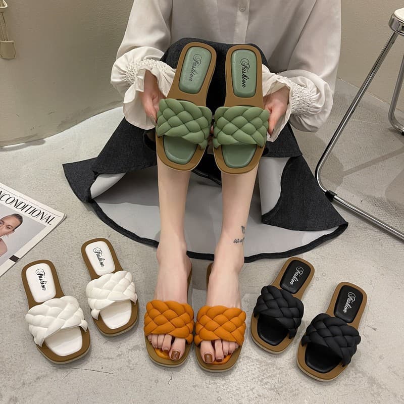 Summer New Flat Slippers Women's Non-slip Korean Style Fashionable All-match Women's Sandals Women's Outer Wear Batch