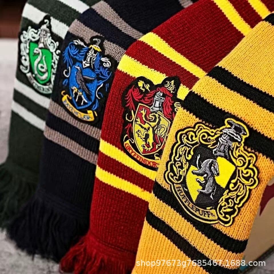 Harry Potter Large Label Precision Knitted Tassel Scarf Wholesale Modern Art Style Furry Material Customizable Gift Item