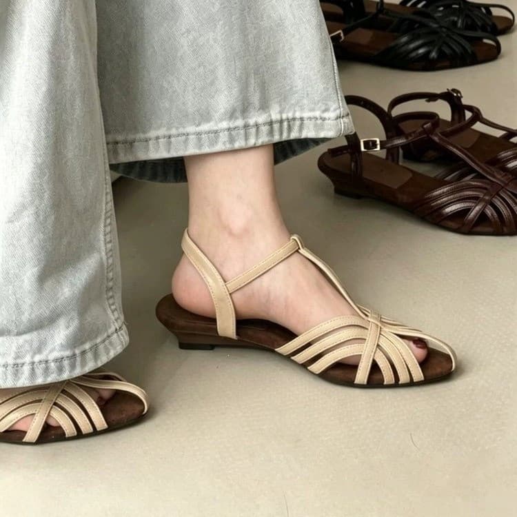 French Retro Woven Hollow Wedge Heel Closed-Toe Sandals for Women, Summer Comfortable Versatile Nude Roman Shoes to Match Dresses