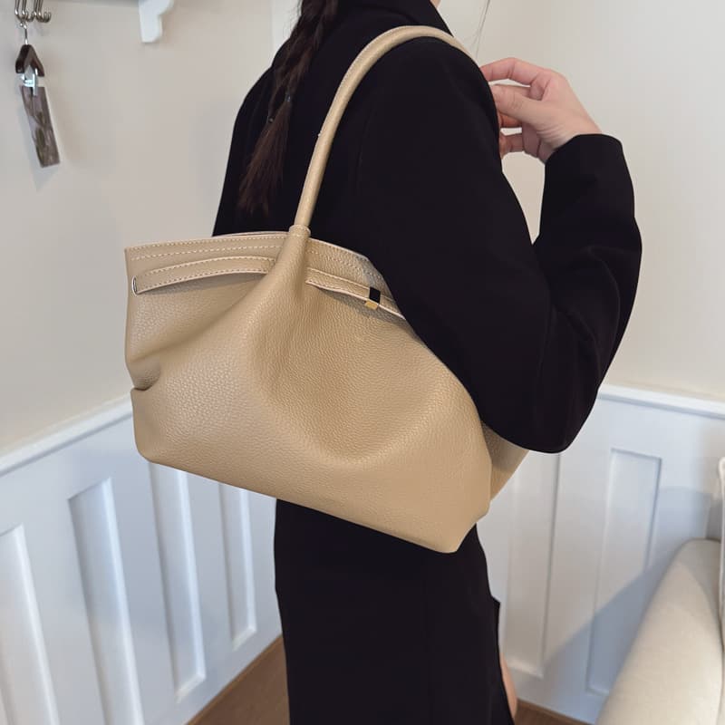Foreign trade bag women's new tote armpit bag high-end retro design large-capacity portable shoulder commuter bag