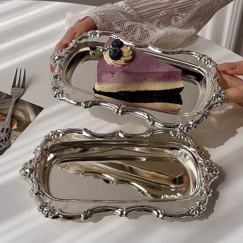 Vintage European-style silver-plated metal dessert plate for coffee shop, cake stand, and aromatherapy candle photography prop
