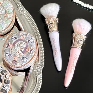 Flower Knows Knight Unicorn Series Slanted Point Brush Soft Fluffy High Appearance Multi-Function Makeup Brush