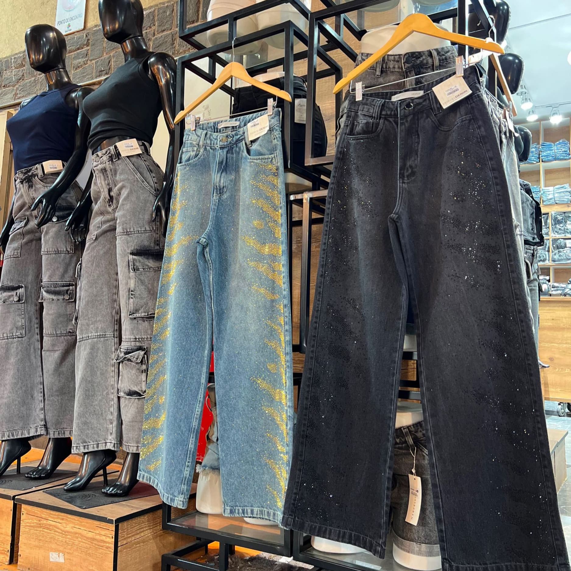 Boyfriend Jeans Multi-Pocket Cargo Wide-Leg Jeans with Rhinestone Embellishment Cargo Jeans