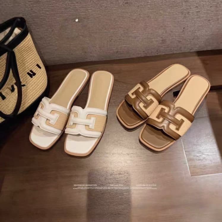 2026 Spring/Summer New Resort Style Square-Toe Flat Sandals Woven Straw Sandals Women's Patchwork Versatile Color-Block Slides