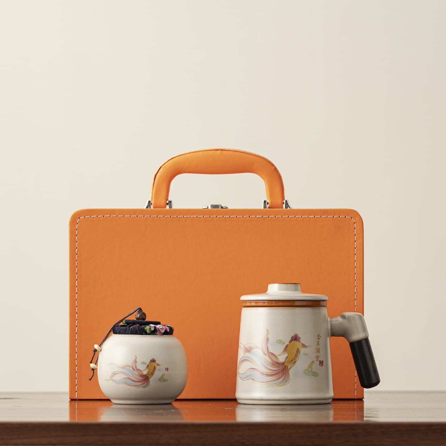 Chinese-style tea separation lidded tea cup, Ru kiln single-serving wooden handle tea cup, home office hospitality tea cup