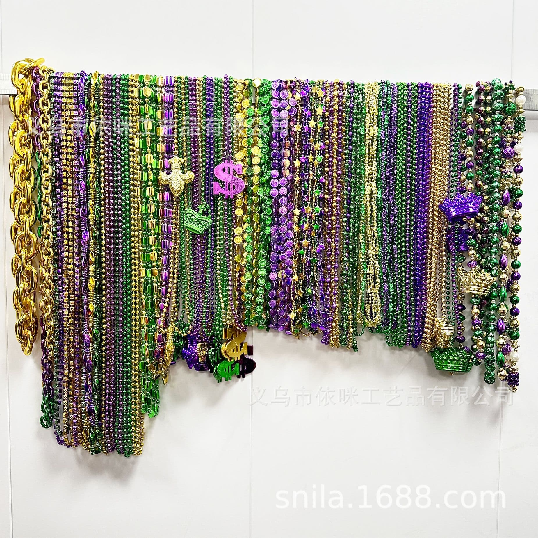 Carnival Party Plastic Beads Necklace New Orleans Festival Decorative Chain Jewelry Accessory for Celebrations And Gatherings