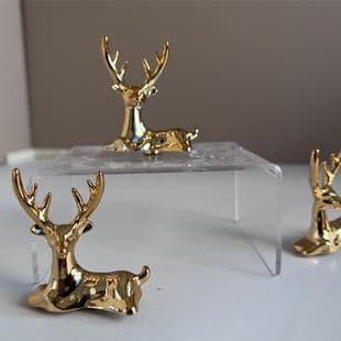 Creative Gold Deer Ornament for Living Room Decor, Jewelry Stand Design, Deer-Shaped Handheld Gift Box