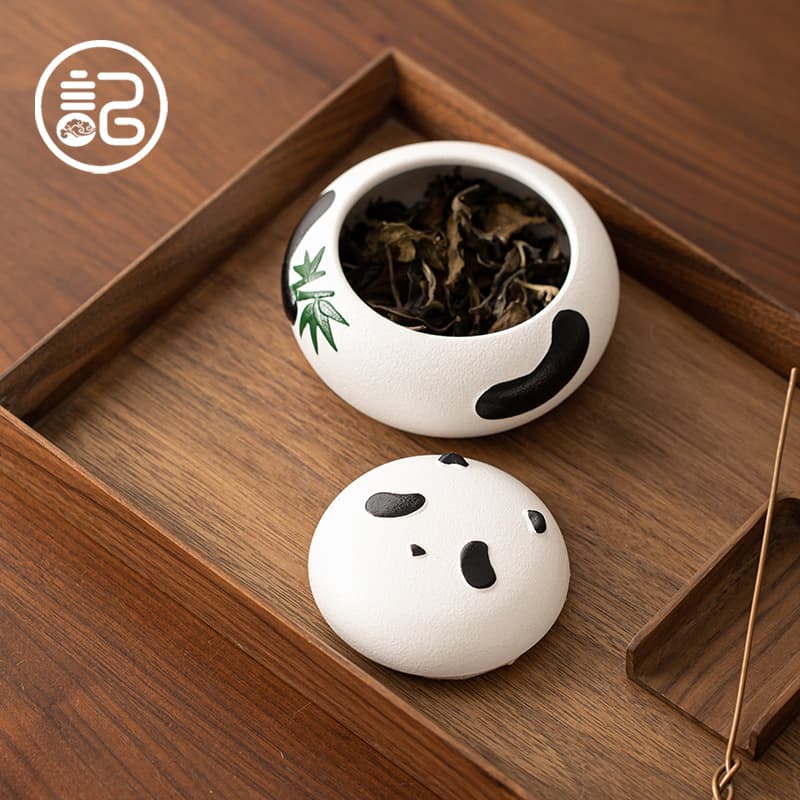 [Panda] Ceramic Small Sealed Tea Canister for Pu'er, Black and Green Tea, Creative National Trend Cute Cartoon Design