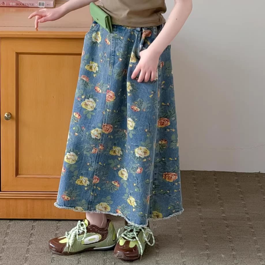 Girls' Summer 2026 Style Vintage Floral Wide-Leg Denim Skirt for Kids, Loose Straight-Leg Casual Long Skirt