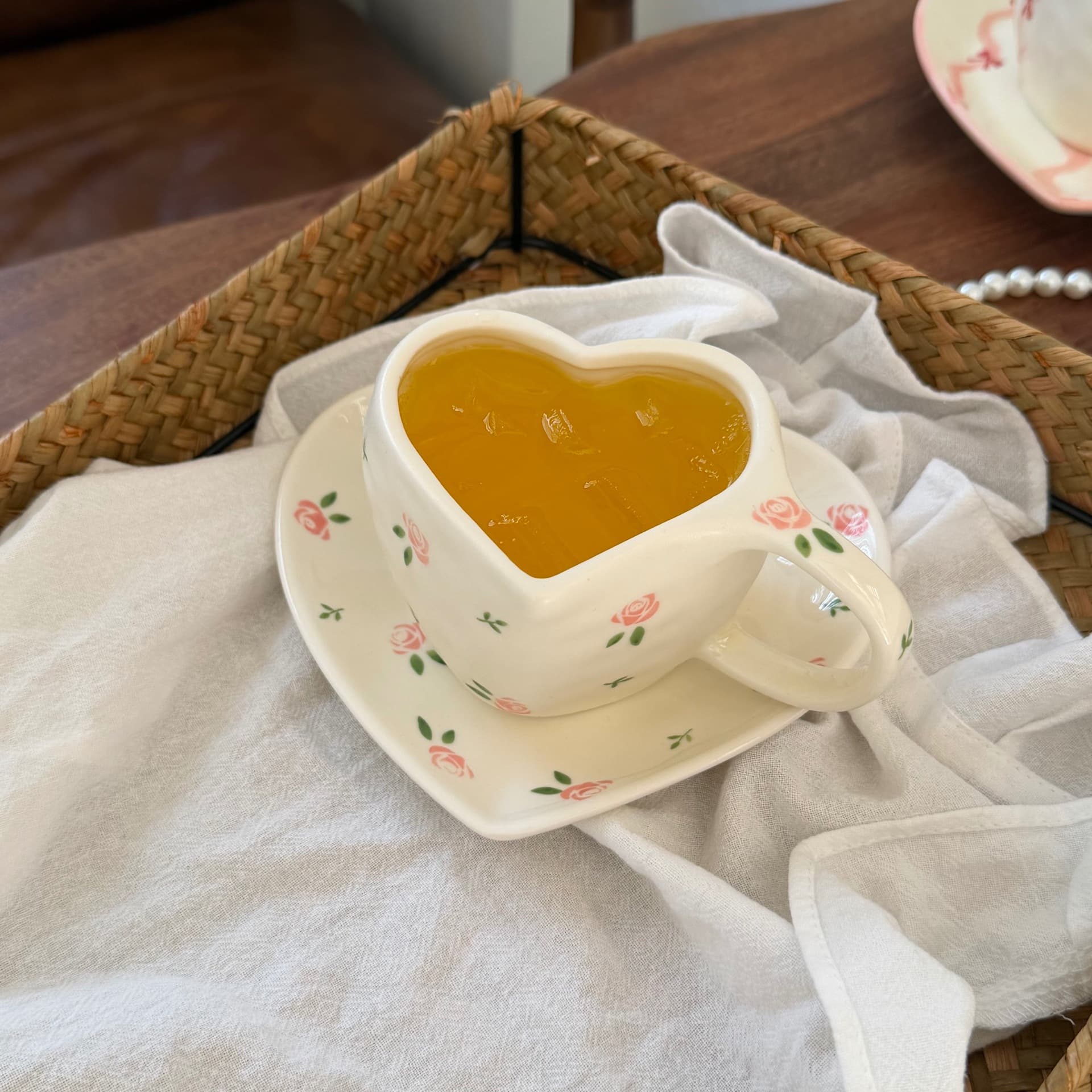 Korean Ins Style Hand-Painted Love Heart Ceramic Cup and Saucer Handmade Irregular Heart-Shaped Coffee Cup and Saucer Afternoon Tea Cup and Saucer
