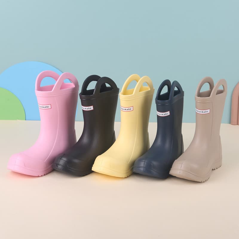 Baby Rain Boots Made of Rubber and Plastic, Lightweight and Anti-Slip for Boys and Girls, Kindergarten Children's Rain Boots, New Style Rain Shoes