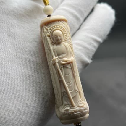 Manufacturer wholesale natural mammoth ivory Ksitigarbha Bodhisattva Dzi bead pendant necklace natural ice material cultural toy niche gift