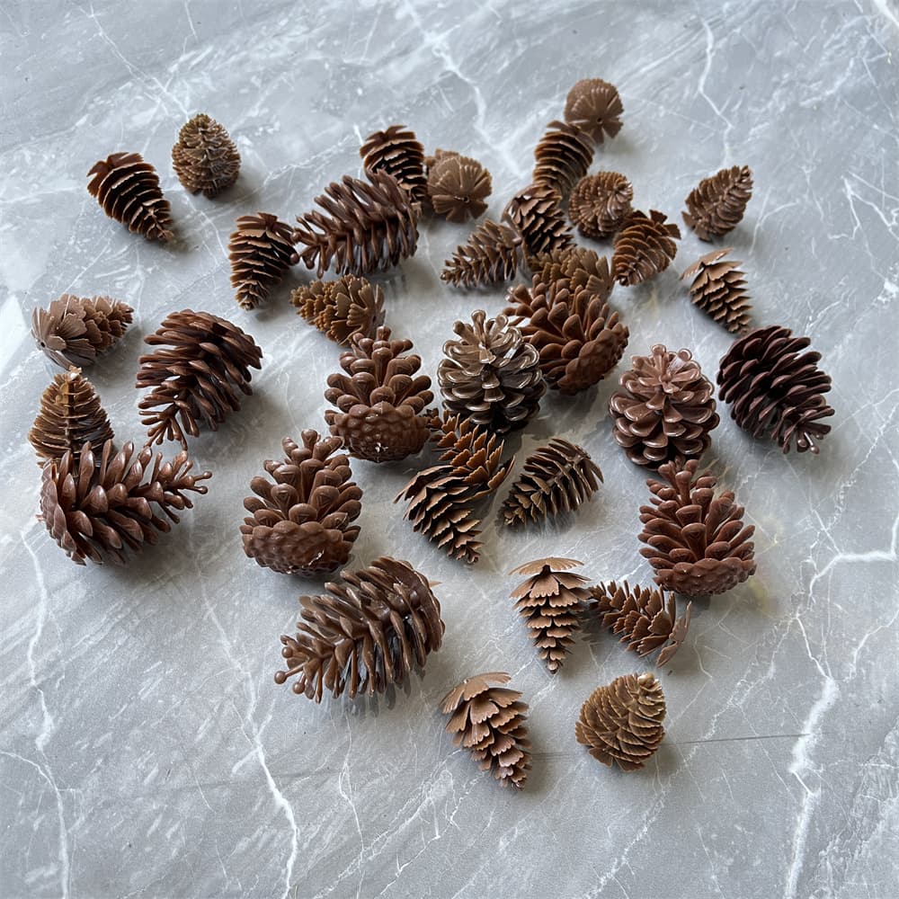 Simulated pine cones, plastic pine cones, artificial fake pine cones, Christmas tree DIY decorations, fake pine cones series