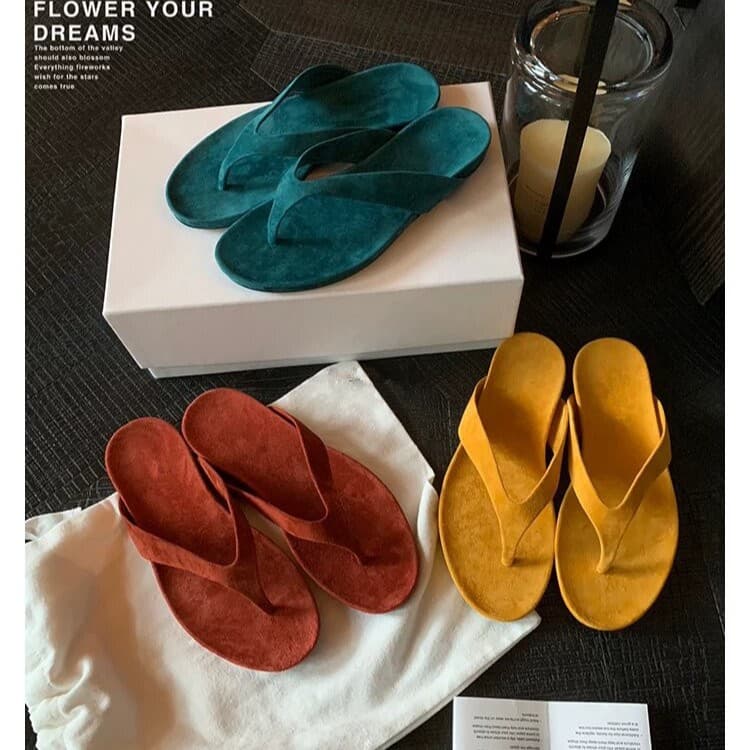 Grape Mom Same Style Sheep Reverse Suede Minimalist Comfort Flat Toe-Post Sandals 2026 Summer Beach Slippers