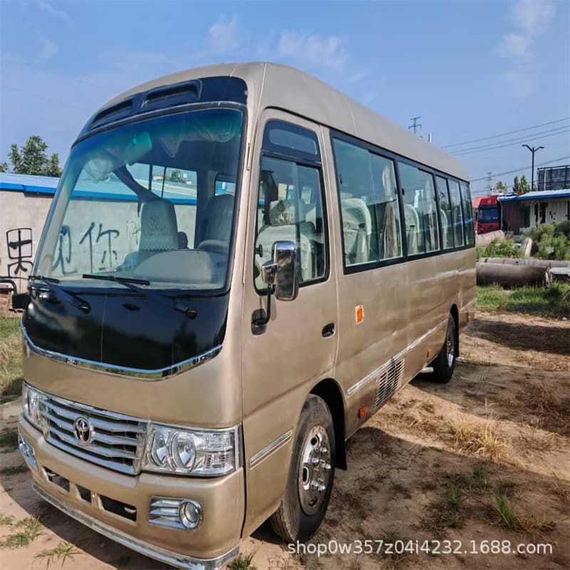 Year-round Export Supply Small and Medium-sized Bus Toyota Coaster 19-Seat Export 23-Seat Electric Sliding Door Luxury Bus