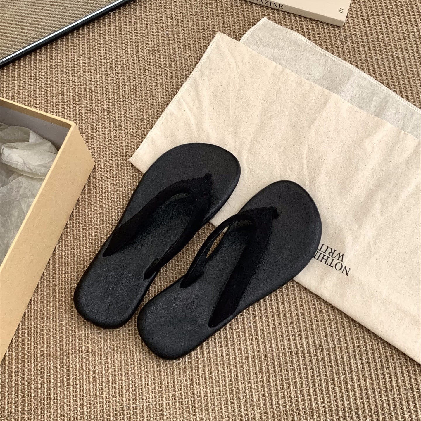 Summer Beach Versatile Sandals 2026 Flat French Style Slippers Women's Shoes Vacation Flip Flops