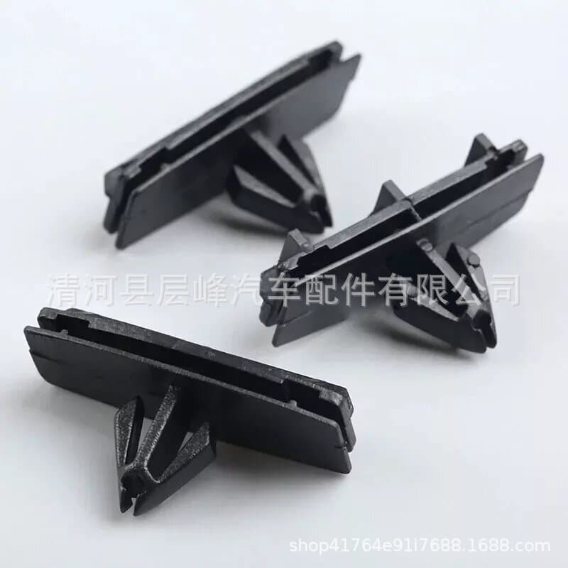 Suitable for Jeep Wrangler Buckle Grand Cherokee Chrysler Car Threshold Wheel Eyebrow 68039280Aa