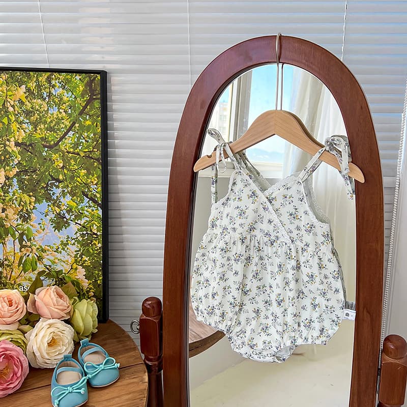 Korean style floral sling harem summer sweet baby girl princess bag fart clothes fashionable baby clothes newborn one-piece