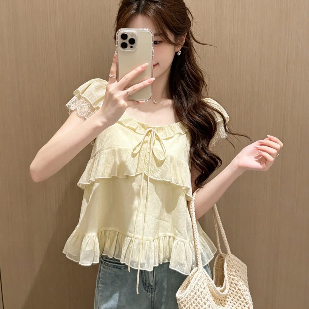 Gentle wind ruffled chiffon shirt for women in summer French style pure desire clavicle shirt lace splicing loose belly-covering top