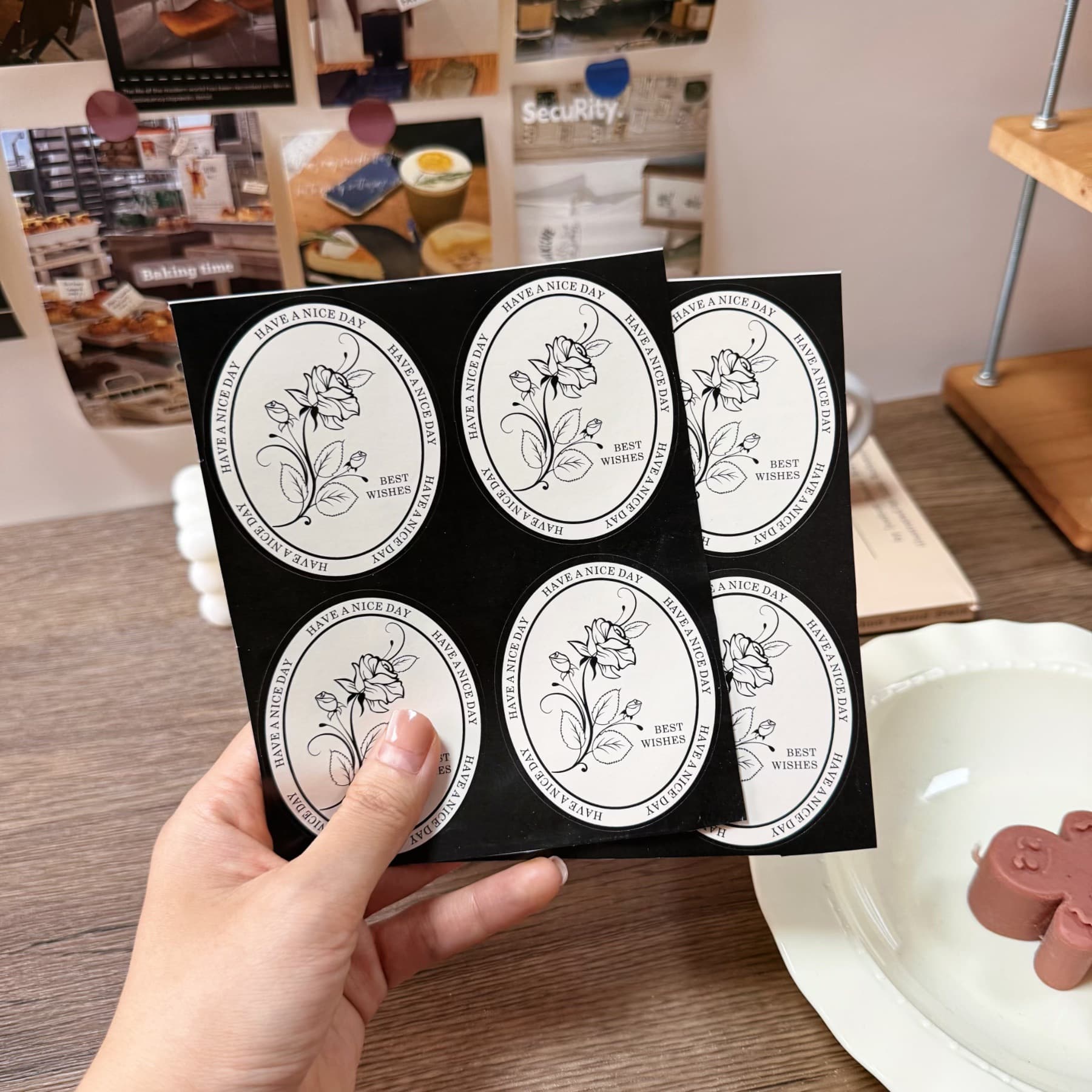 Oval sticker ins gift packaging seal sticker express packaging flower baking sticker packaging sticker