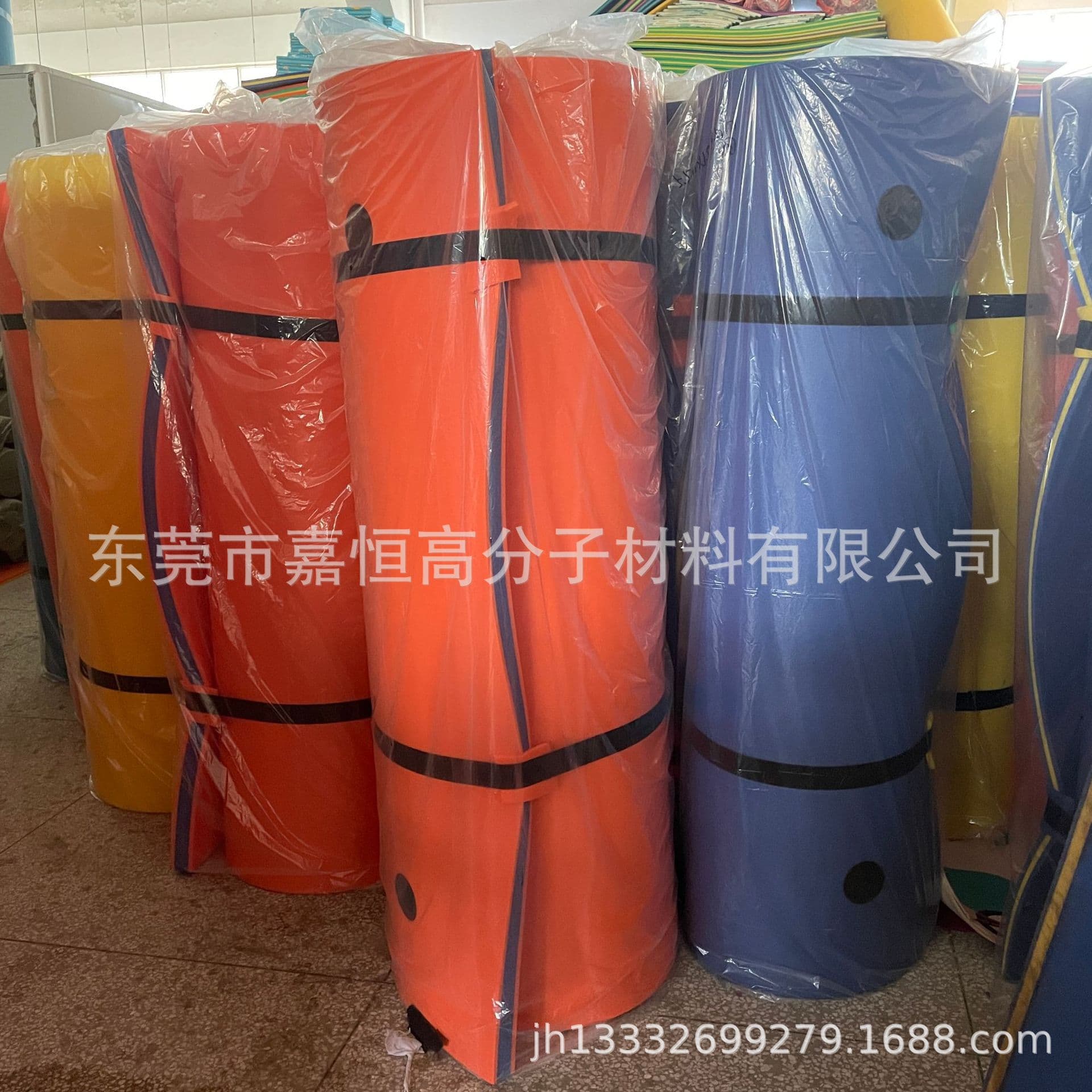 Wholesale adult solid color water buoyancy foam floating bed floating blanket XPE water games seaside magic carpet