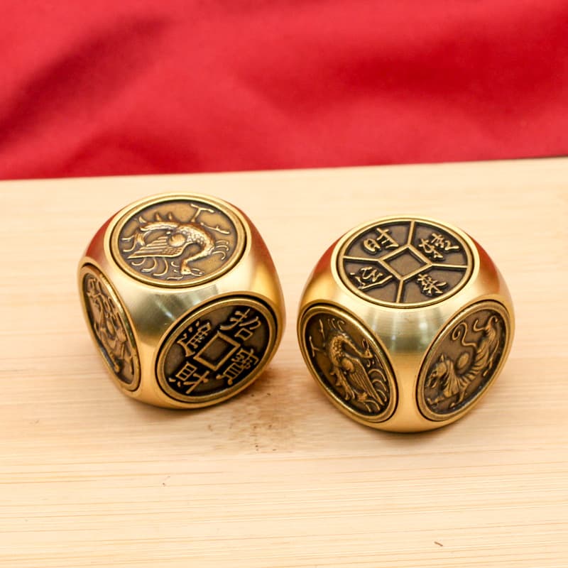 Brass turns the world around with six sides and the four mythical beasts turn around to attract wealth and treasure, turn around the pieces, big and small, circle with six sides, turn around