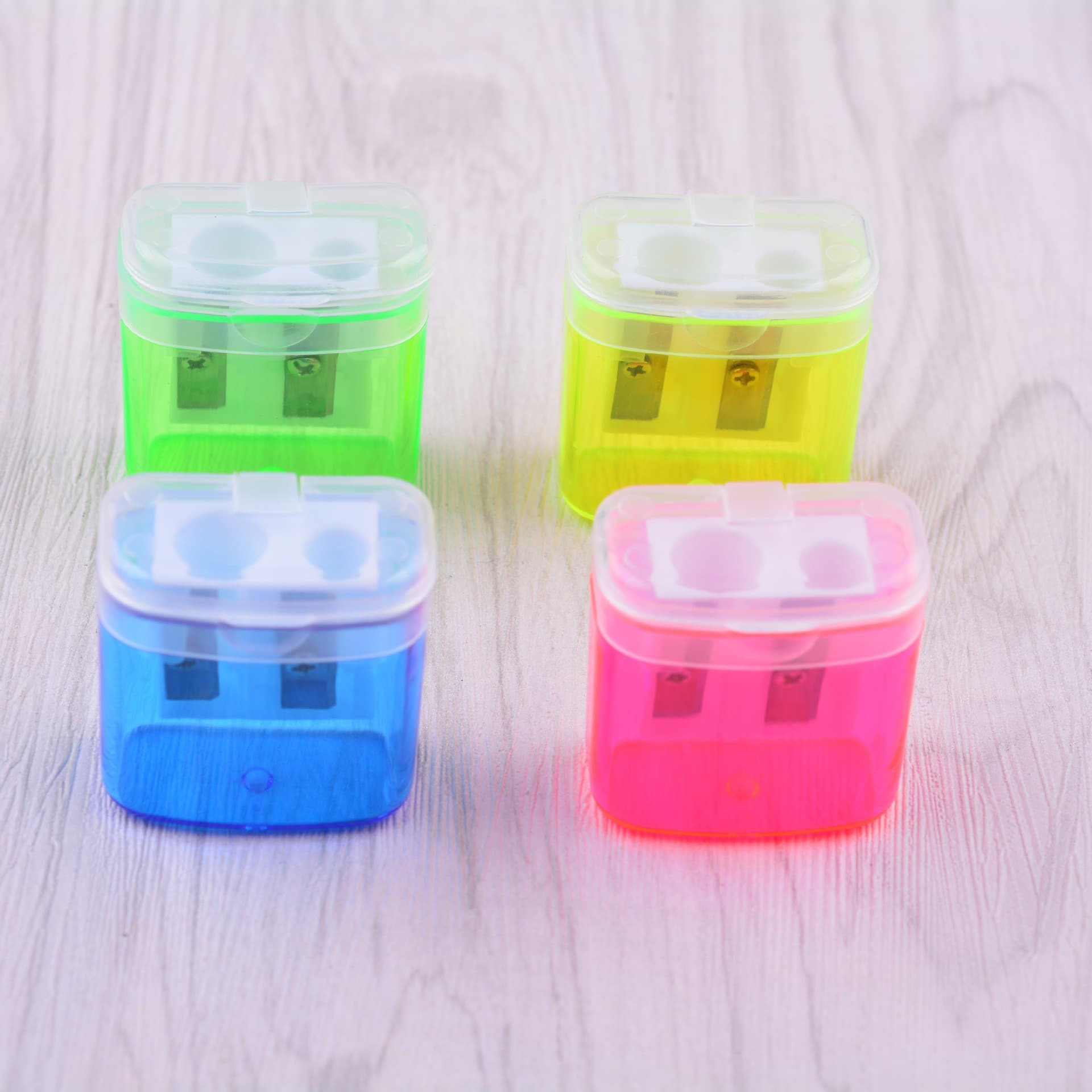 Double-hole plastic pencil sharpener with cover, square pencil sharpener, pencil sharpener, transparent and printable logo, cross-border factory direct sale