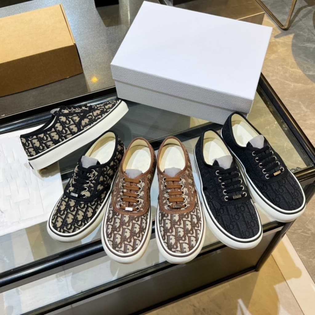 2026D Low-top Casual Sneakers Fashion Trendy Canvas Shoes for Women Thick Sole White Sports Shoes