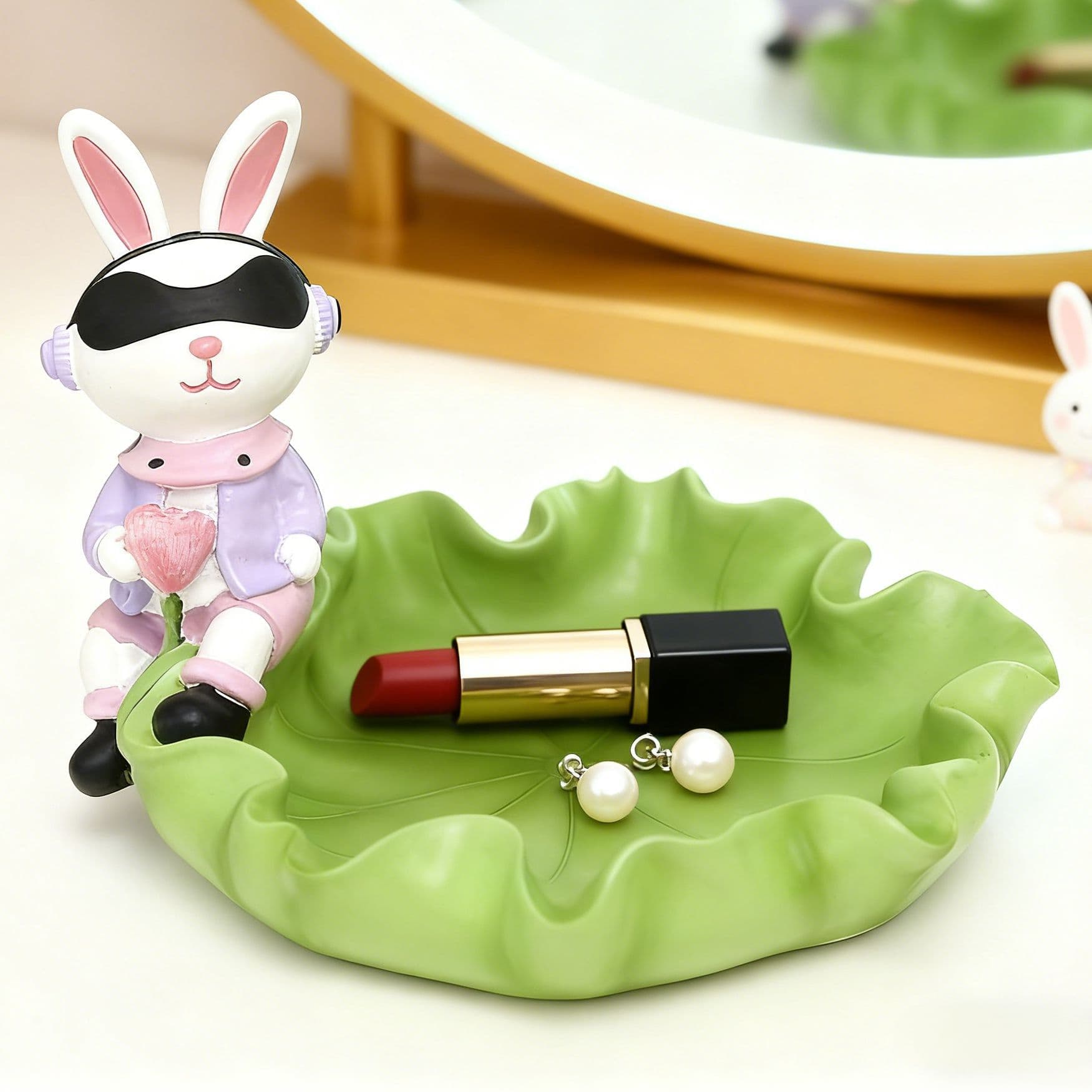 Cross-border modern minimalist space rabbit cosmetics storage box ornaments fruit plate bar living room resin home crafts