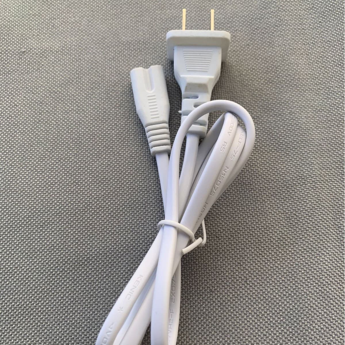 US standard two-flat plug figure-8 power cord for hand warmers, small appliances, PSP, PS, Sega, Nintendo, pure copper, white/black