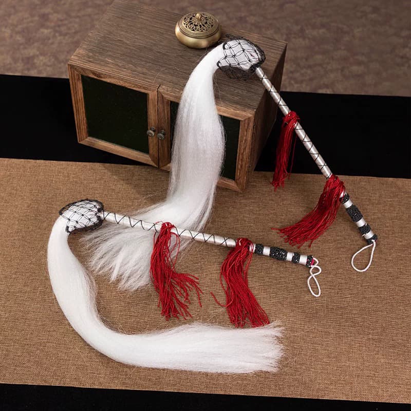 Opera performance props: eunuch's horsetail duster, Tai Chi fly whisk, ancient-style nun's cloud broom