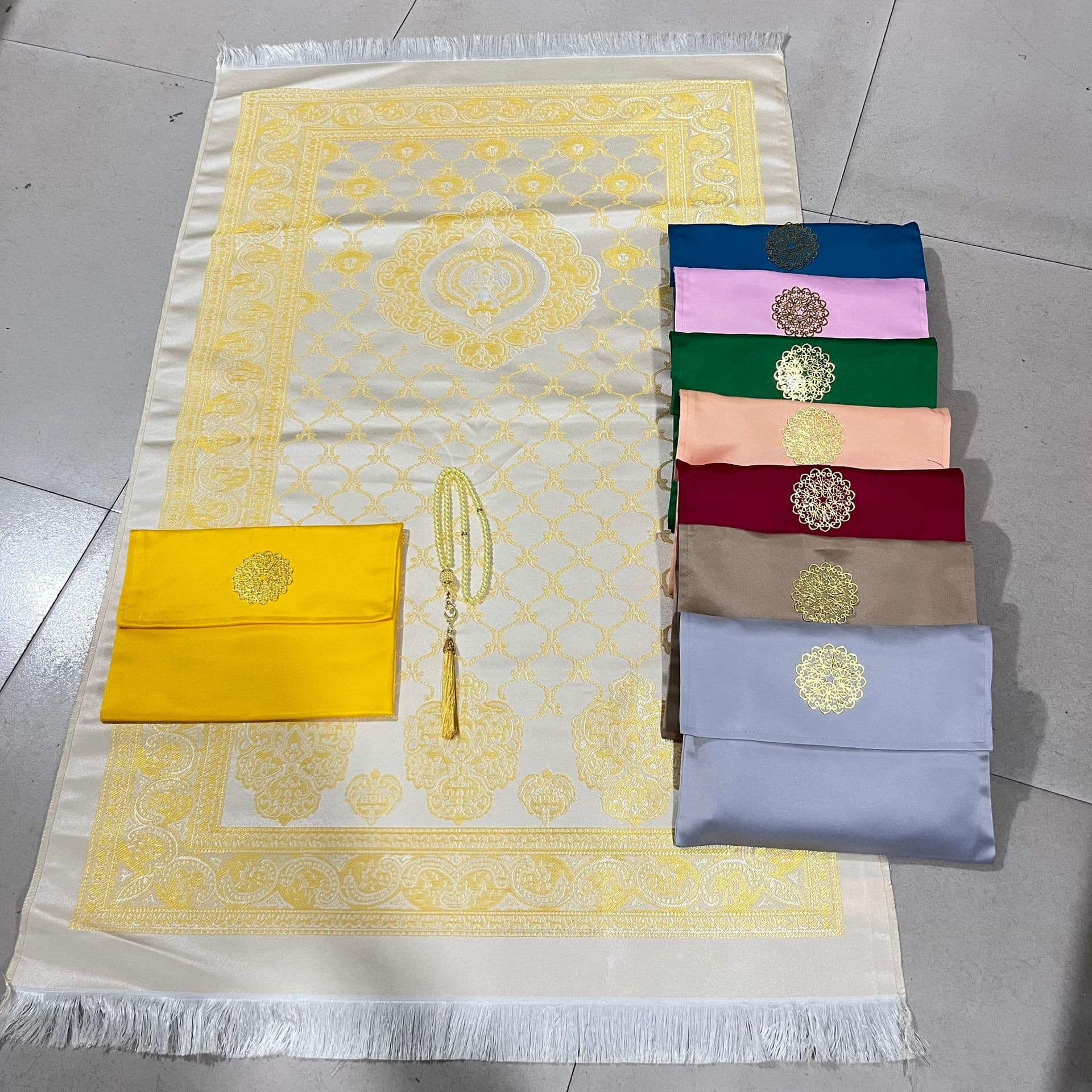 Hot-Selling Portable Prayer Mat with Prayer Beads and Bag Set for International Trade, Amazon, Gift, Travel Blanket Set