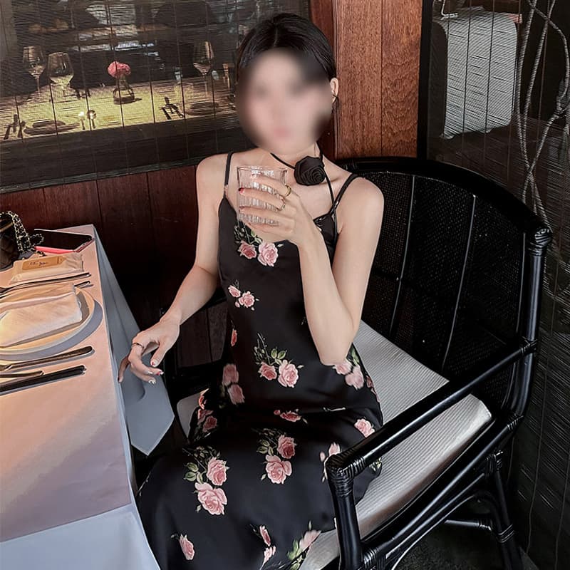 Q177 - Plus size women's spring and summer slimming beach skirt for fat girls Korean style rose A-line long suspender dress