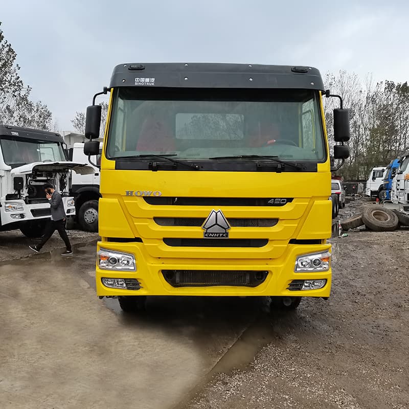 Sale export Howo trailer head, used 10-wheel freight truck head, 375HP container transport tractor