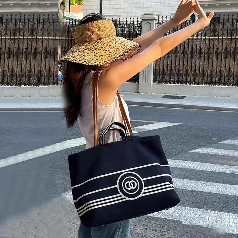 Small fragrant denim tote bag for women single shoulder large capacity canvas commuter bag high quality navy striped beach bag