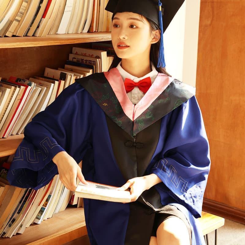 Gongrong Master's Graduation Gown, Unisex for Arts and Engineering, Doctoral Cap and Gown Set, End-of-Season Discount