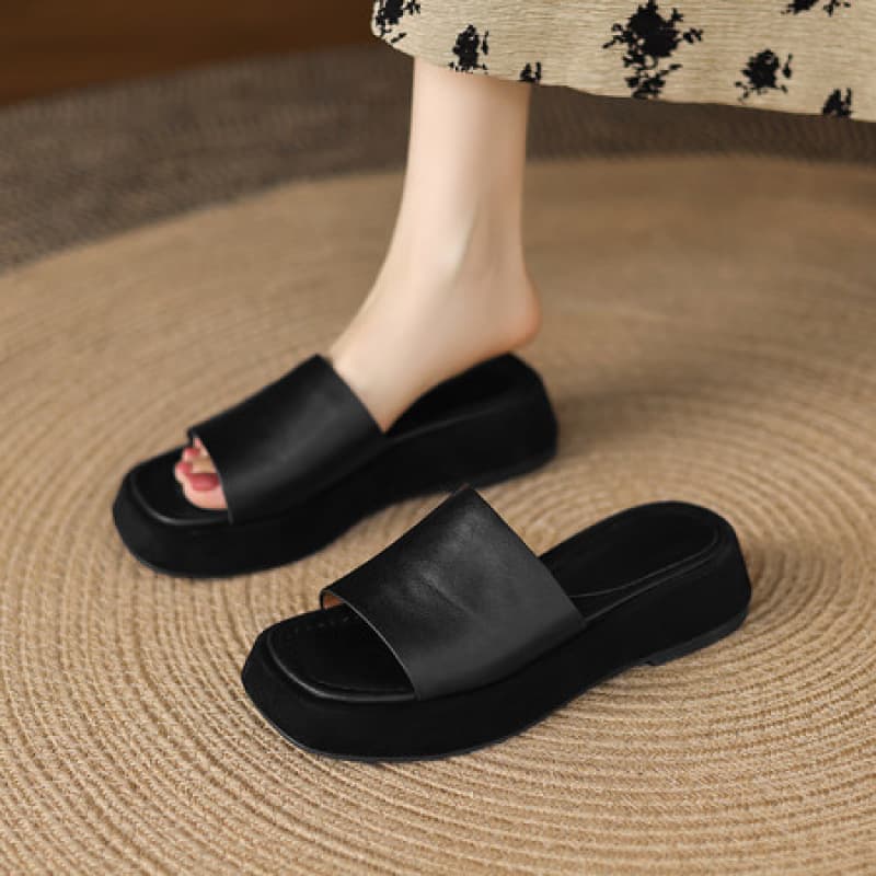 2026 New Women's One-Strap Sandals Summer Outdoor Mid-Heel Platform Thick Sole Height-Increasing Genuine Leather Versatile Casual Slippers