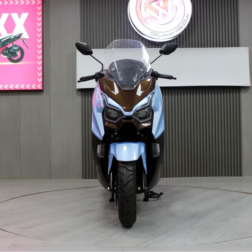 Best-Selling Fuel-Efficient Scooter Moped Commuter Two-Wheel Motorcycle Powerful 49/180CC