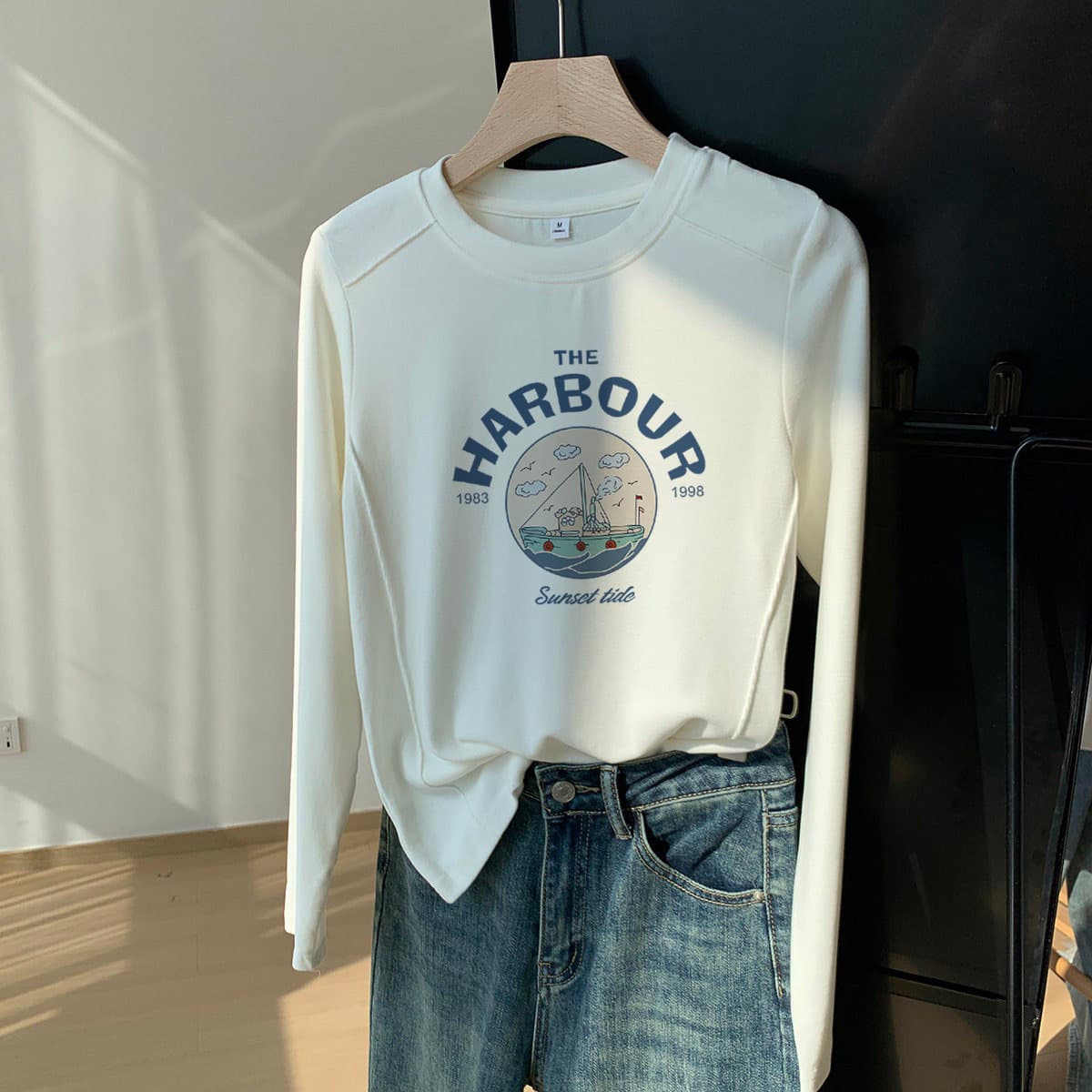 Regular Shoulder Pure Cotton Round Neck Long Sleeve T-Shirt for Women, Fashionable and Versatile, Thickened Style, White Top, Autumn and Winter