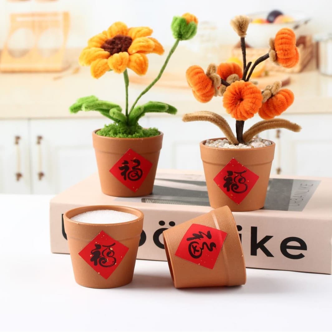 Handmade DIY small flower pots, wool crocheted twist sticks, plastic flower pots, succulent plants, desktop green plants and flower pots