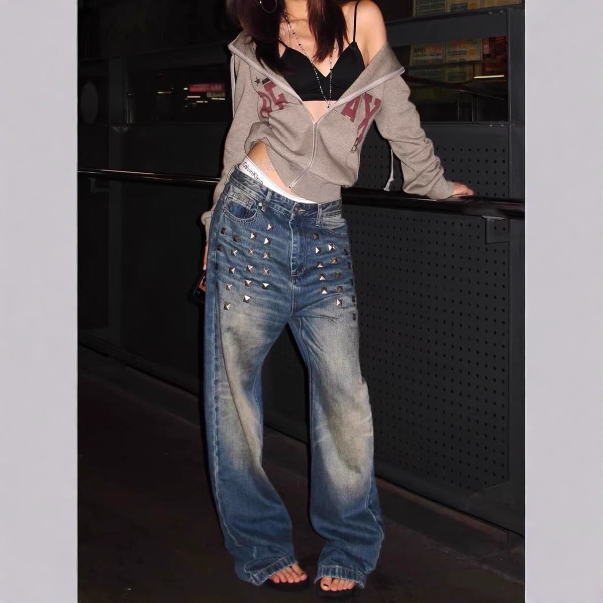 American Heavy-Duty Rivet Jeans for Women 2026 Fall/Winter Designer Washed Distressed Loose Wide-Leg Floor-Length Pants