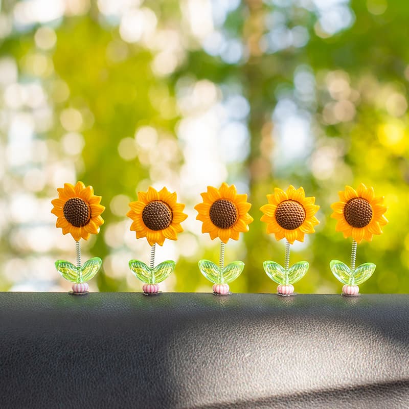 2024 New Car Decoration Sunflower Dashboard Cute Swinging Head Small Flower Car Ornament