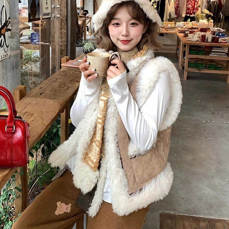 2025 New Style Women's Fur Vest Coat, Lambswool Top, Double-sided Fur Vest/Shoulder Top