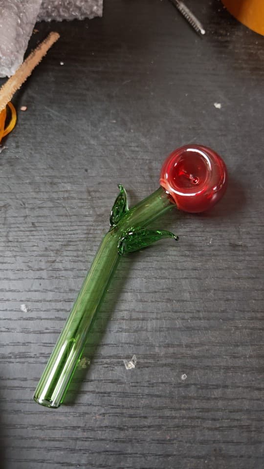 Cross-border hot-selling high borosilicate glass rose handicrafts, export pipes, high borosilicate glass ornaments