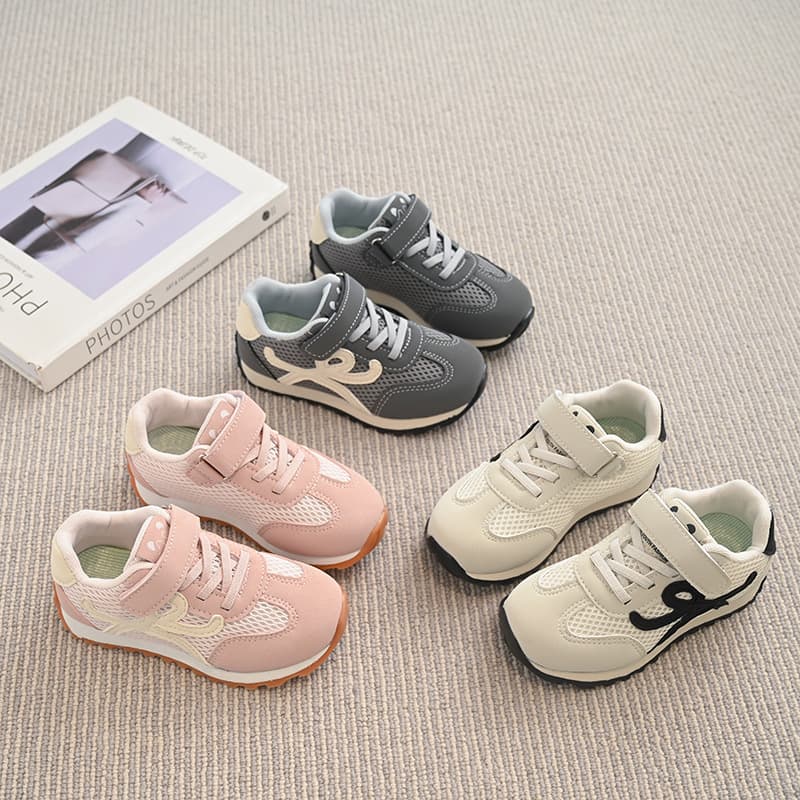 Girls Shoes Breathable Mesh Shoes 2026 New Summer Children Fashion Versatile Sports Board Shoes Girl Campus German Training Shoes