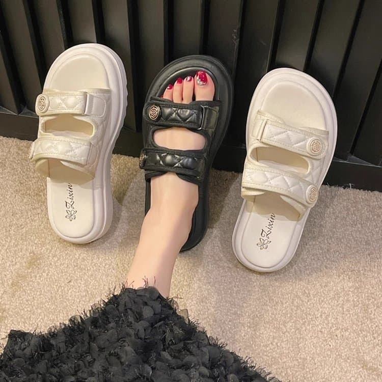 Xiaoxiang Style Thick-Soled Slippers for Women 2024 Summer New Velcro Design Slimming Fit Fairy Style Sandals to Match Dresses