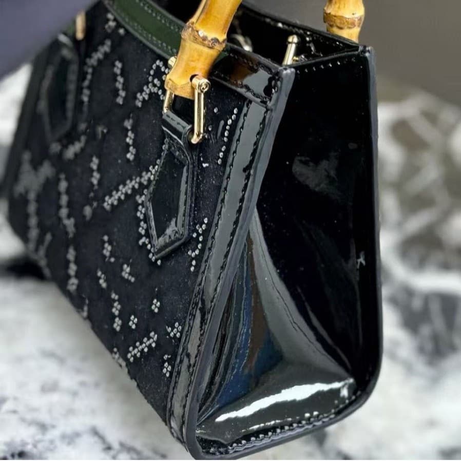 Cross-Border Women's Bag Wholesale Vintage Bamboo Handle Bag Casual Large Capacity Women's Single Shoulder Crossbody Bag Versatile Women's Bag