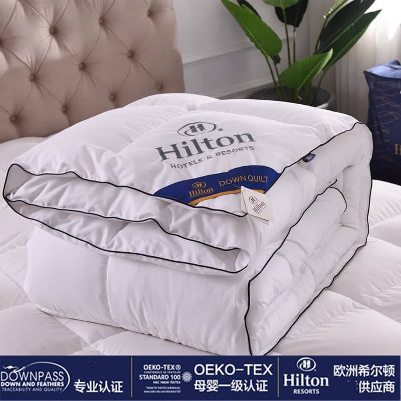 Down Quilt - Home Decor / Duvet / Down Quilt - Comfortable Warmth Available in Various Sizes and Colors, Luxurious Feel