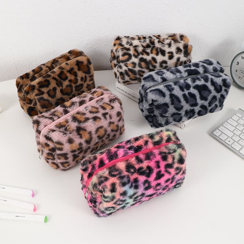 Leopard print hand-held cosmetic bag for women, portable large-capacity travel high-end skin care product storage bag, toiletry bag