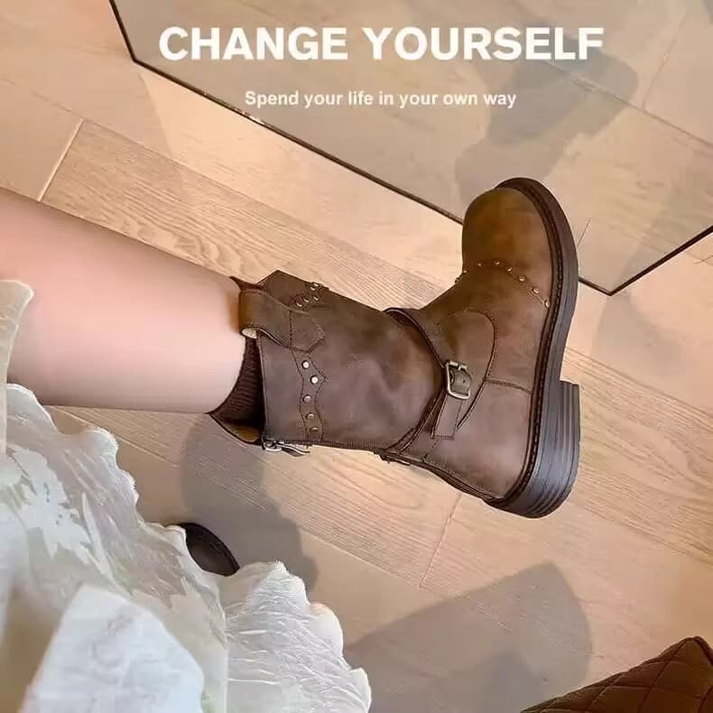 Vintage Belt Buckle Flat Rivet Western Boots Knight Boots Short Boots Women 2025 New British Style Martin Boots Single Boots